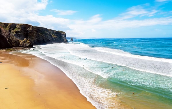 A Beach Goers Guide to Praia da Arrifana A Beach Goers Guide to Praia da Arrifana