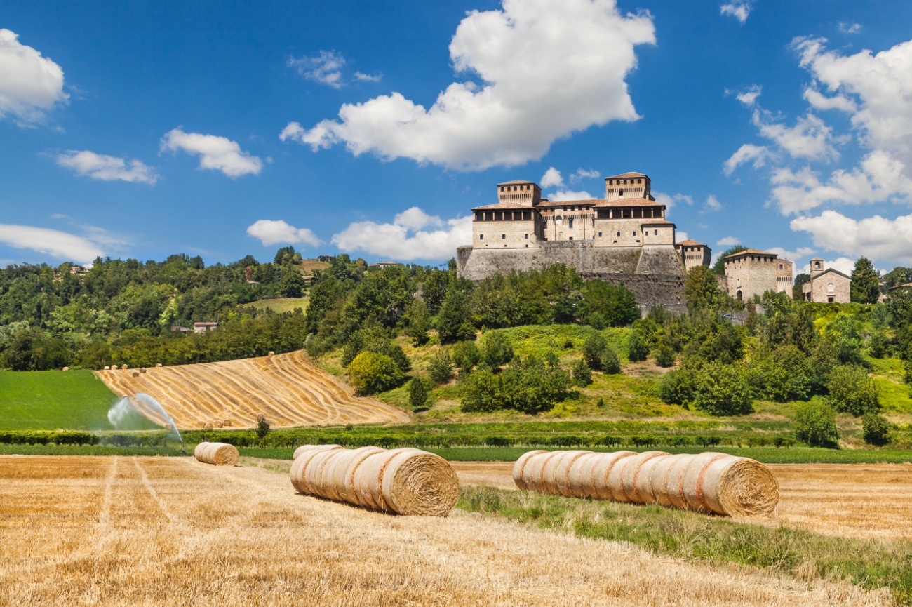 Castello-di-Torrechiara.jpg Castello-di-Torrechiara.jpg