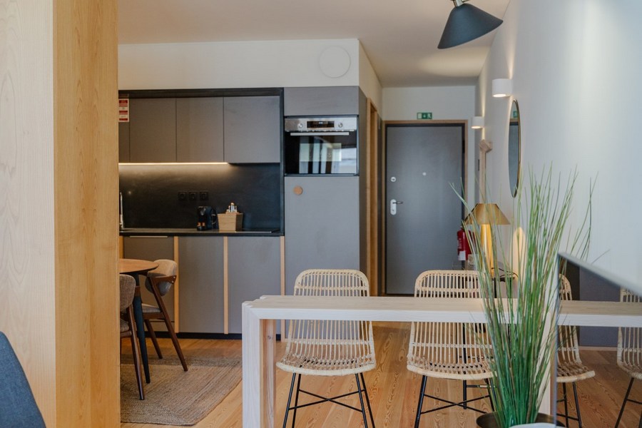 Rented by us - Premium Corporate Campanha