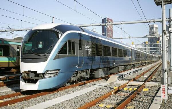 Train Saphir Odoriko de Tokyo à Izukyu-Shimoda Train Saphir Odoriko de Tokyo à Izukyu-Shimoda