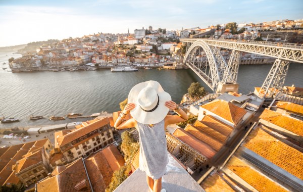 A Visitors Guide to Porto A Visitors Guide to Porto