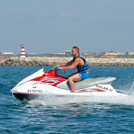 Sunseeker Portofino 53, Cruzeiro com Experiência de Jet Ski Sunseeker Portofino 53, Cruzeiro com Experiência de Jet Ski