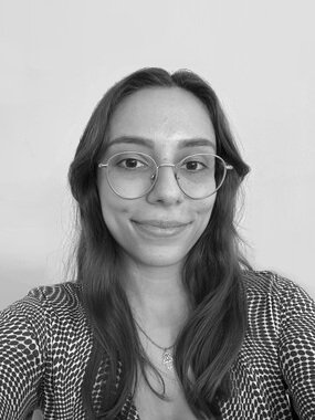 Laura, Especialista en Europa y África