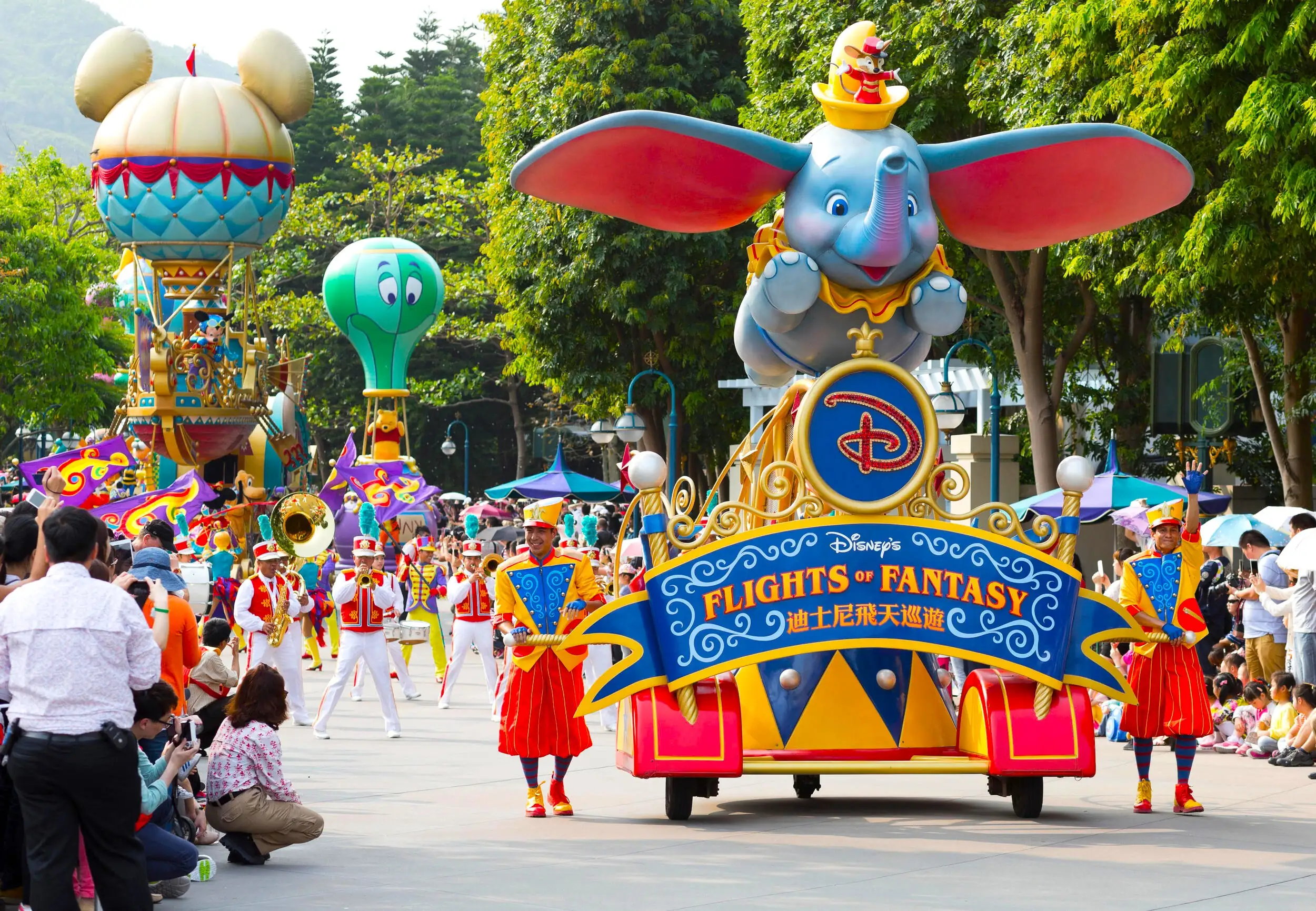 USB（HONG KONG DISNEYLAND） Hong Kong Disneyland with Kids: VIP Access Guide and Best Rides